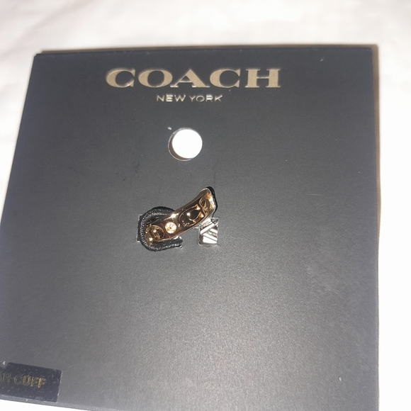 New COACH  Kissing Ear Cuff In Gold Color With Gems/Singature C (NWT) - Picture 3 of 8